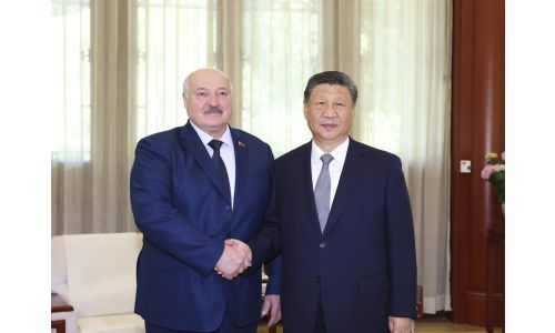 БНХАУ-ын дарга Ши Жиньпиний ганц охин анх удаа төрийн ёслолд оролцов